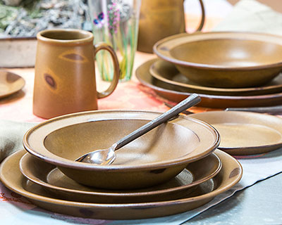 Classic Dinnerware 5-Piece Set